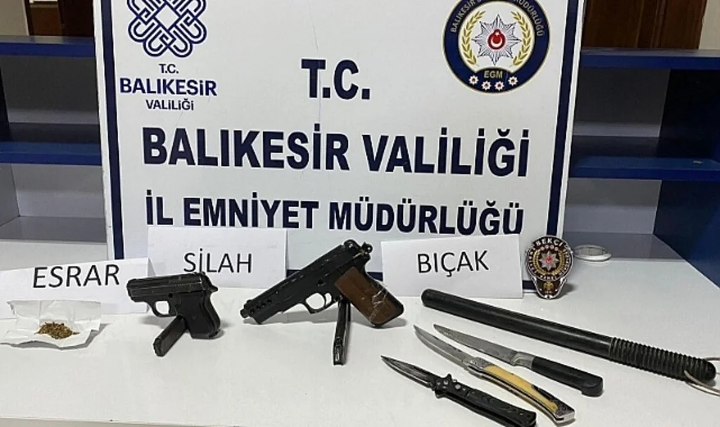  Balıkesir'de 37 aranan şahıstan 20'si tutuklandı