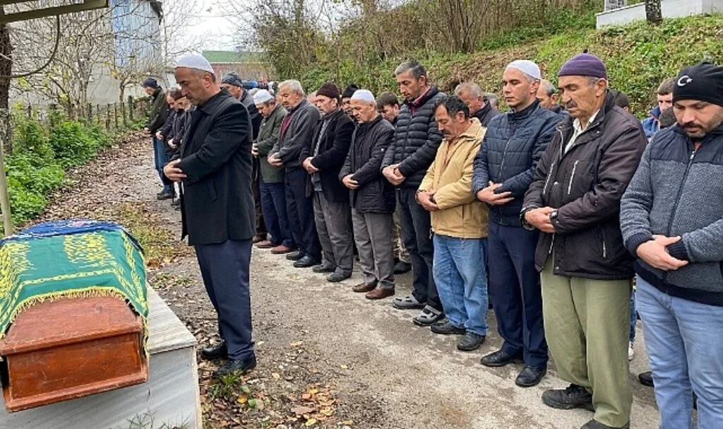Bartın'da kocası tarafından öldürülen kadın toprağa verildi
