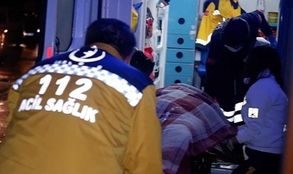 Bulgaristan'ın geri ittiği 1 göçmen donarak öldü, donmak üzere olan 1 göçmen hastaneye kaldırıldı