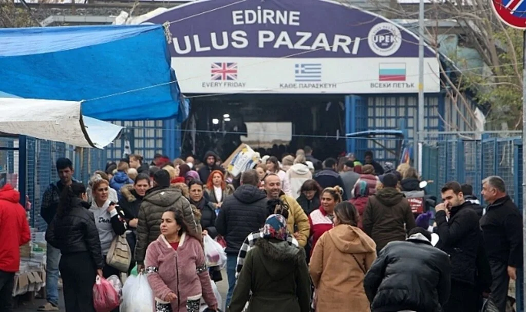 Bulgarlardan Edirne'ye 'Yılbaşı' Akını: "Gördükleri Her Şeyi Satın Alıyorlar"