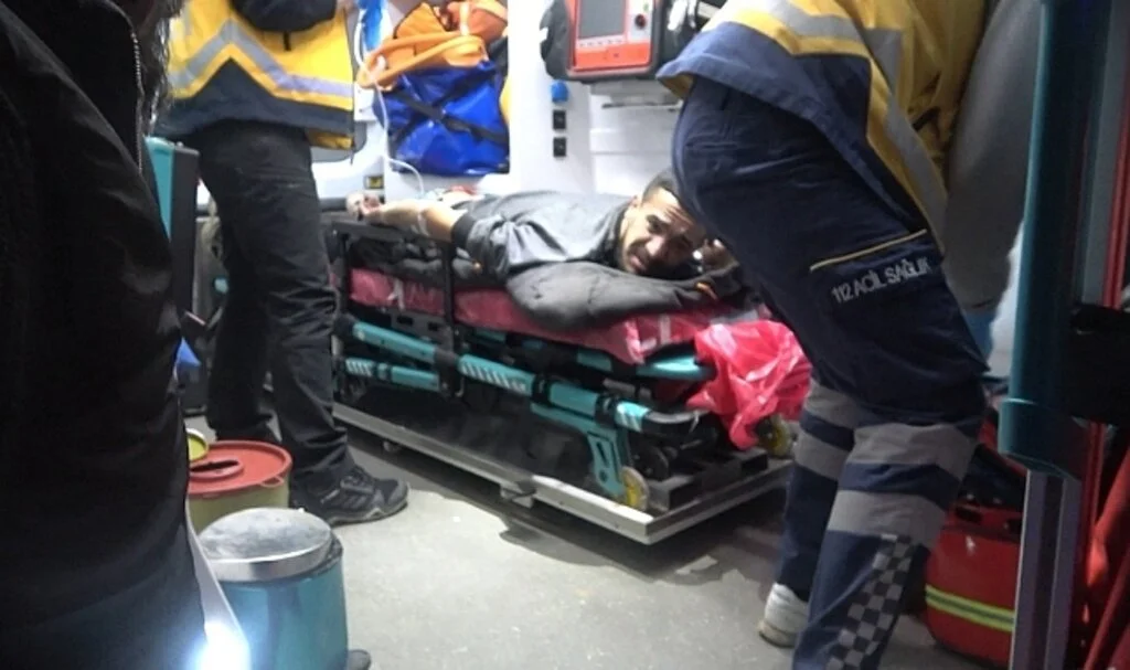 Bursa’da hem darp edildi, hem silahla vuruldu