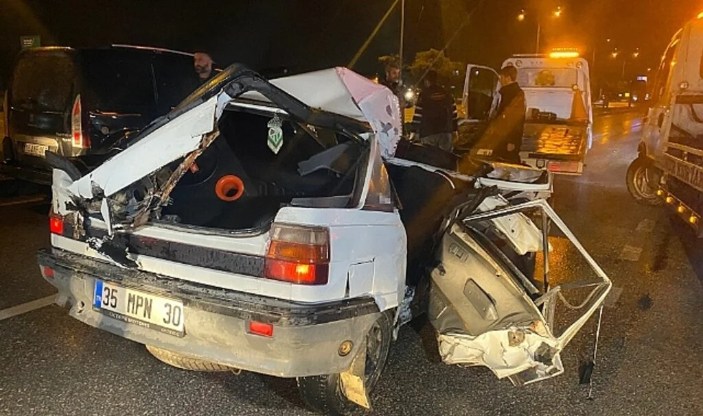 Bursa’da kamyon ile otomobil çarpıştı : 2 yaralı