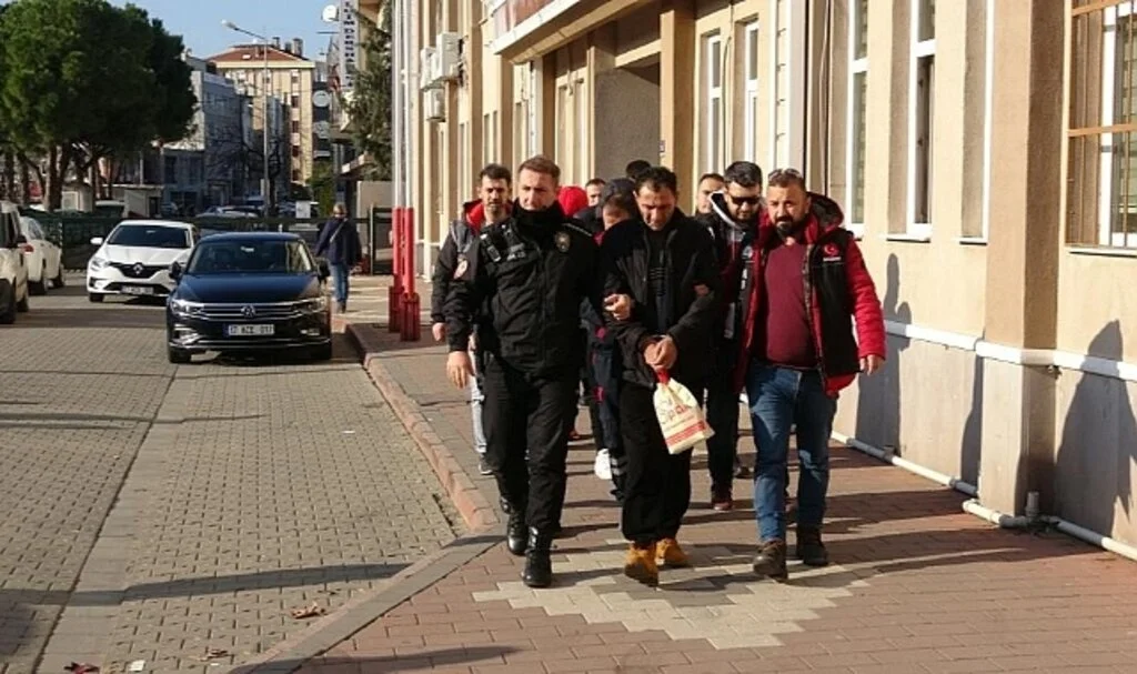 Çanakkale’de Orta Asya ve Afrika Uyruklu 14 Kadını Pazarlayan 2 Kişi Tutuklandı