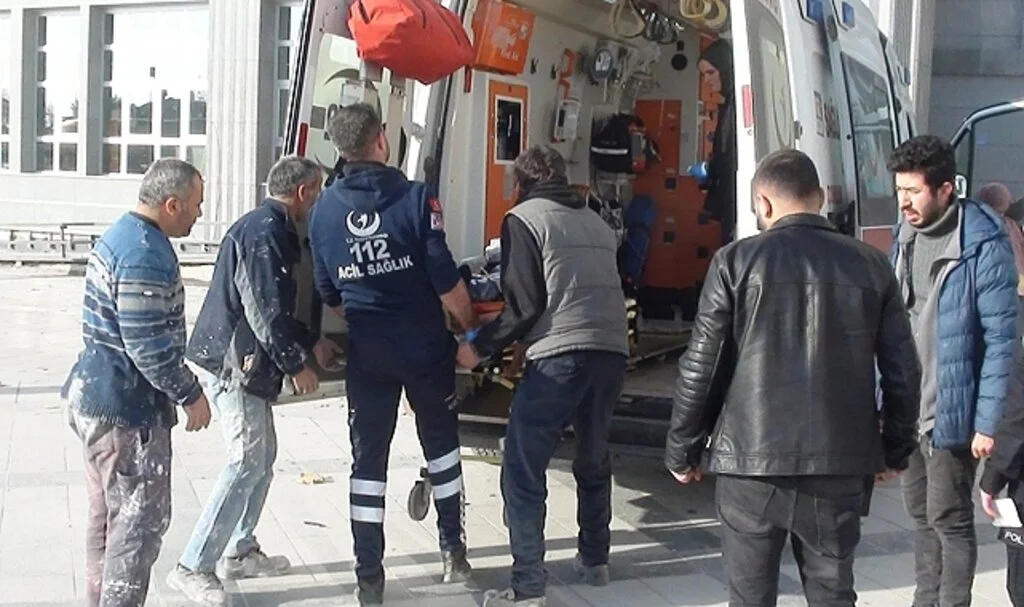 Çorum'da İnşattan Düşen İşçi Yaralandı