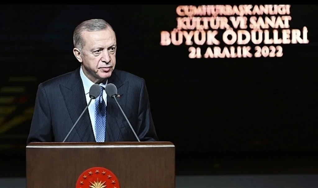 Cumhurbaşkanı Erdoğan: Ülkemizin Kültür Varlığını Zenginleştiren Sanatçılarımıza Destek Olmayı Görev Biliyoruz