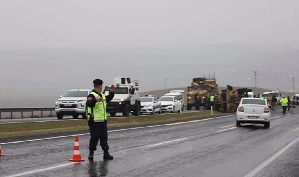 Diyarbakır'da Askeri Araç Devrildi: 6 Asker Yaralandı