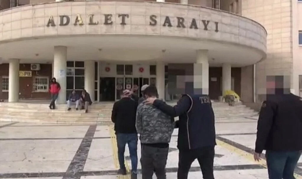 Eylem Yapmak İçin Türkiye’ye Gönderilen Teröristler Yakalandı