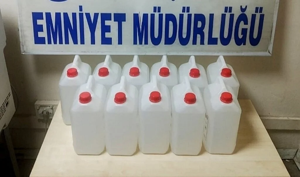 FETÖ’den İhraç Edilen Binbaşının Evinde 55 Litre Etil Alkol Ele Geçirildi