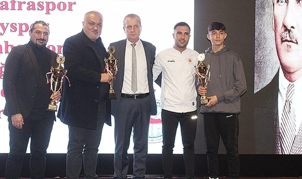 Futbolun Yıldızlarına Muhteşem Tören