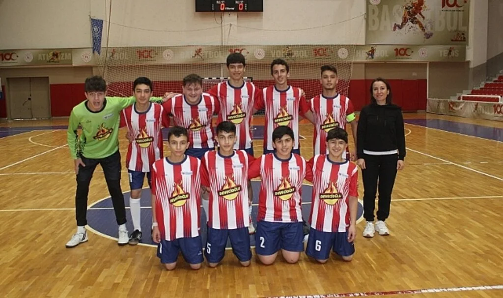 Gençler Futsal Heyecanı Sürüyor