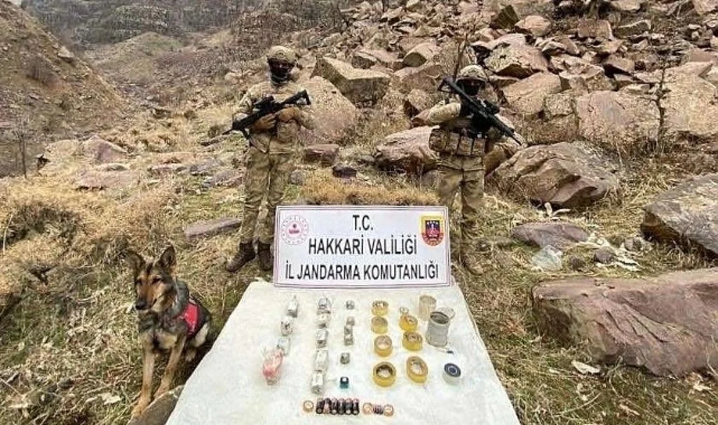 Hakkari'de 16 Adet EYP Ele Geçirildi