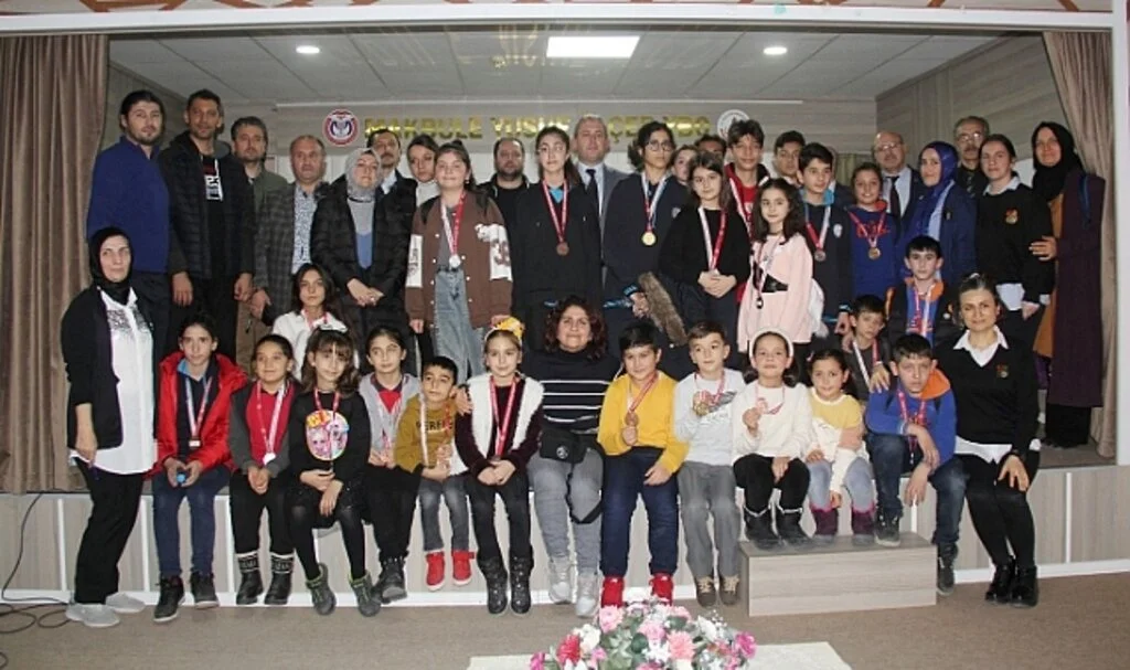 Havza Küçük ve Minikler Satranç Turnuvası Sona Erdi