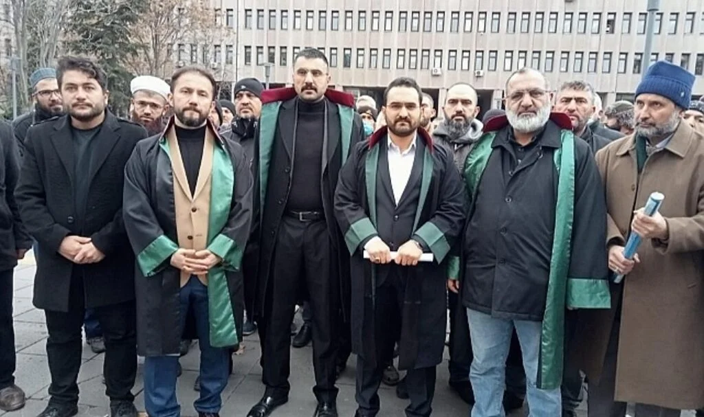 Hazreti Muhammed'e Hakaret Ettiği İddia Edilen Öğretim Görevlisi Kutay’a Suç Duyurusu