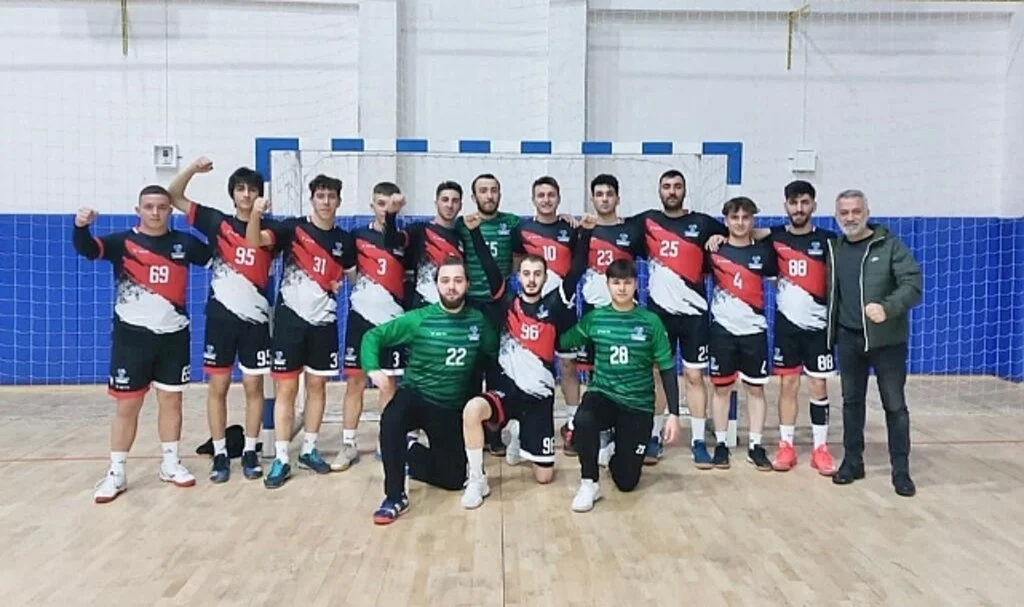 Hentbolda Tekkeköy'ün Bileği Bükülmüyor