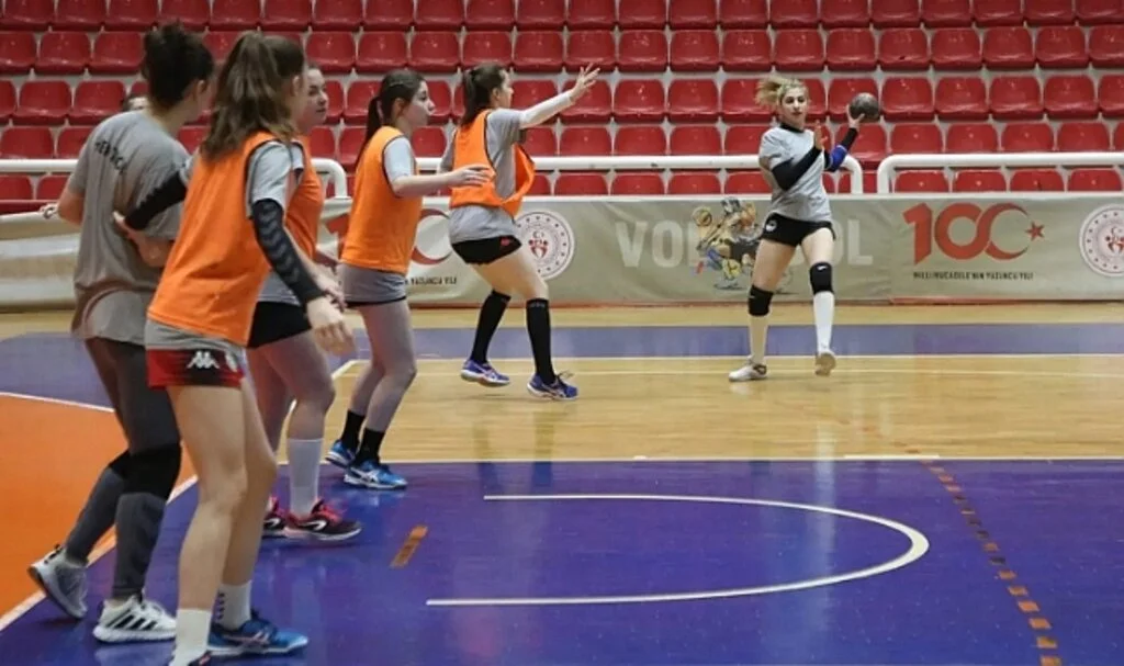 HENTBOLUN SULTANLARI TELAFİ PEŞİNDE 