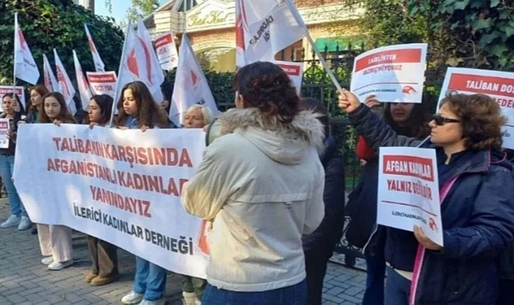 İKD'den Afganistan Konsolosluğu önünde eylem: 'Taliban zihniyetinin bir başka yansıması'