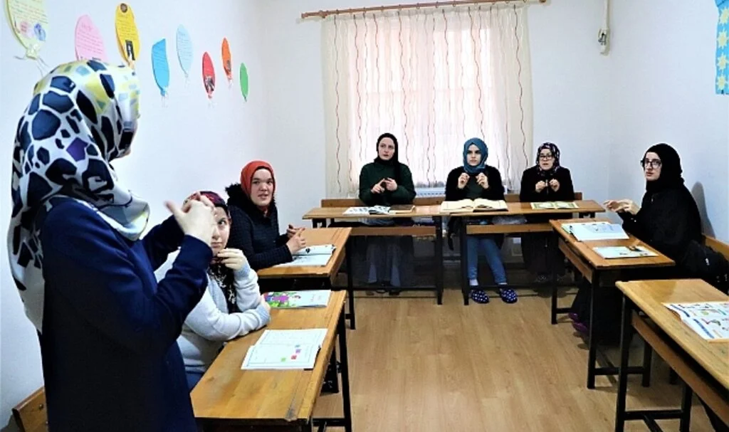 İşaret Diliyle Kur’an-ı Kerim Öğreniyorlar 