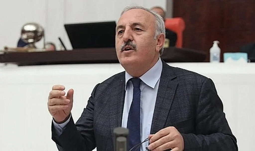 İYİ Parti Samsun Milletvekili Bedri Yaşar: Hiç Kimsenin İki Yakası Bir Araya Gelmiyor