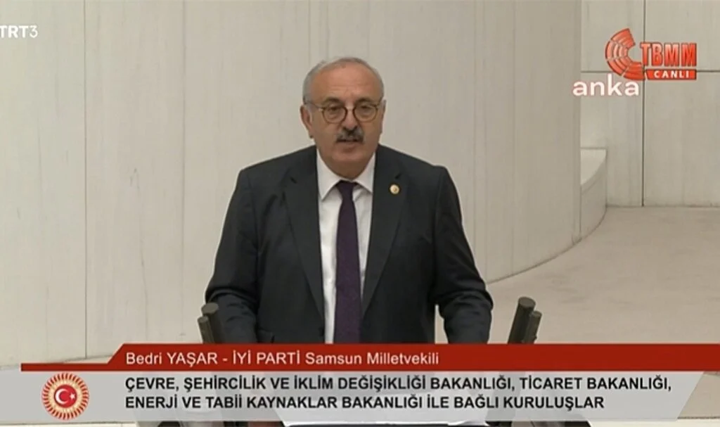 İYİ PARTİLİ YAŞAR: DÜNYANIN HİÇBİR YERİNDE ‘BİZ İKTİDARA GELDİK, YOKSUL SAYISINI ARTIRDIK’ DİYE ÖVÜNEN İKTİDAR TANIMIYORUM