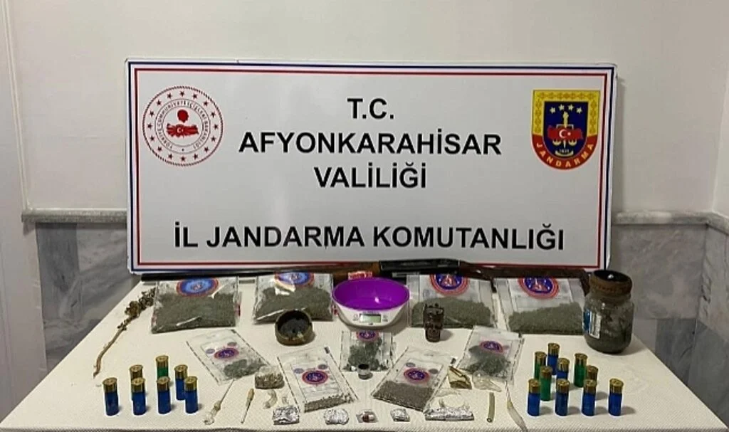 Jandarmanın Baskın Düzenlediği Evden Uyuşturucu Zulası Çıktı