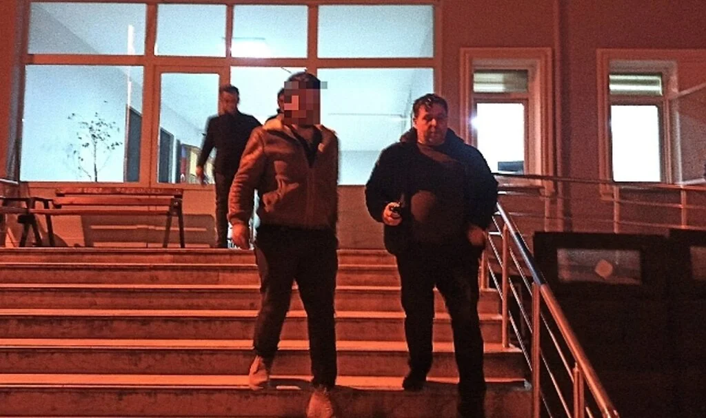 Kablo hırsızlarını  polis enseledi