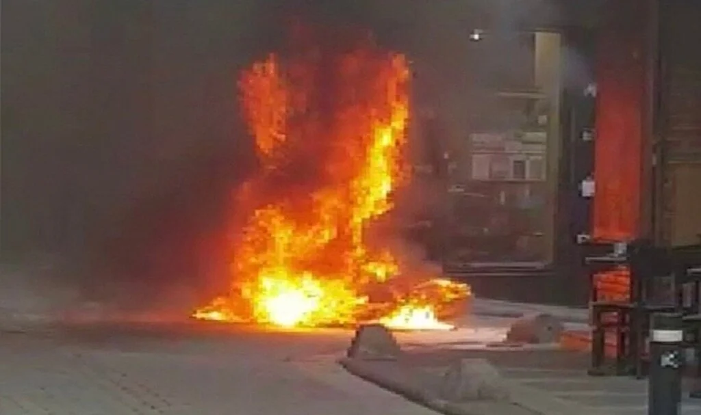 Kadıköy’de Seyir Halindeki Motosiklet Alev Topuna Döndü