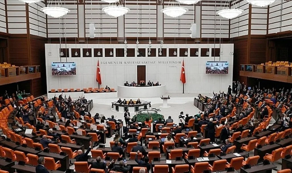 Kadınların siyasetteki temsil oranı arttı