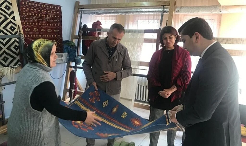Kaymakam Atar Halk Eğitim Merkezi'nde İncelemelerde Bulundu 