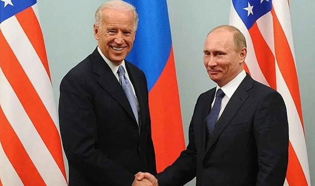 Kremlin: Putin Biden ile Müzakereye Açık