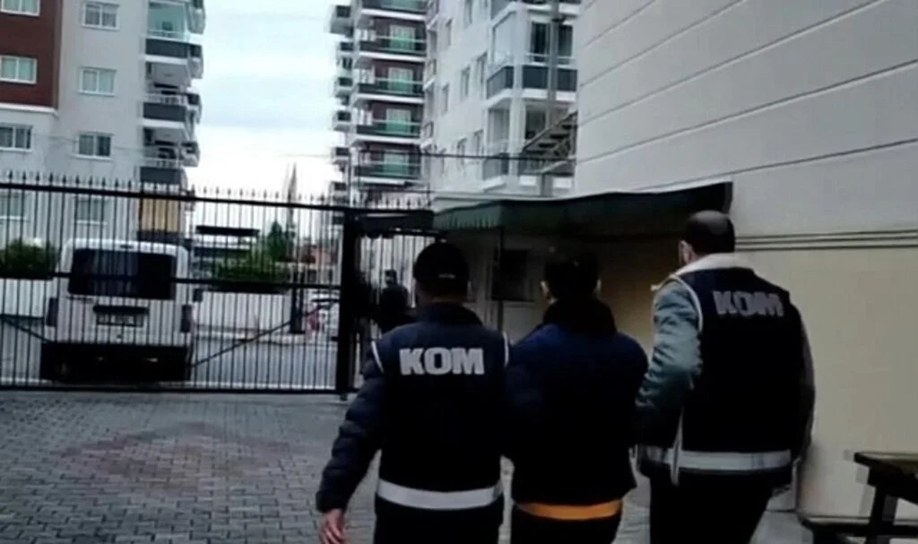 Mersin Merkezli 3 İlde FETÖ Operasyonu: 14 Gözaltı