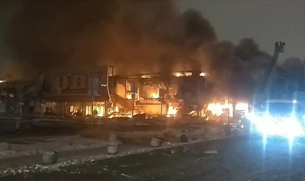 Moskova'da Bir Hipermarkette Çıkan Yangında 1 Kişi Öldü