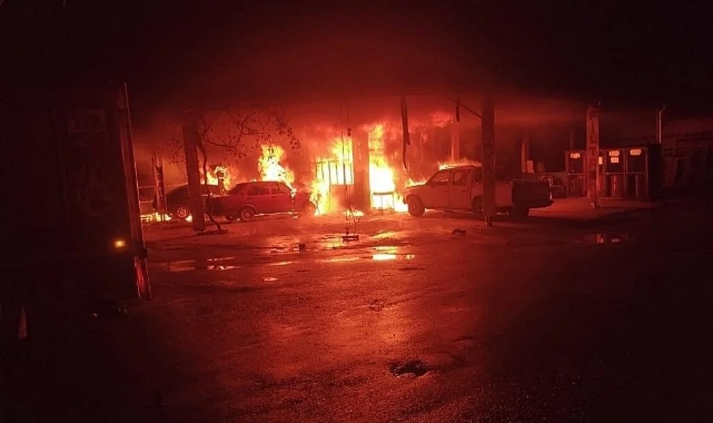 Muğla’daki Yangında 4 Araç, Bir İş Yeri Küle Döndü