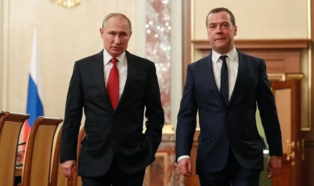 Musk Yanıt Verdi: Rusya'da Medvedev'den İlginç 2023 Tahminleri