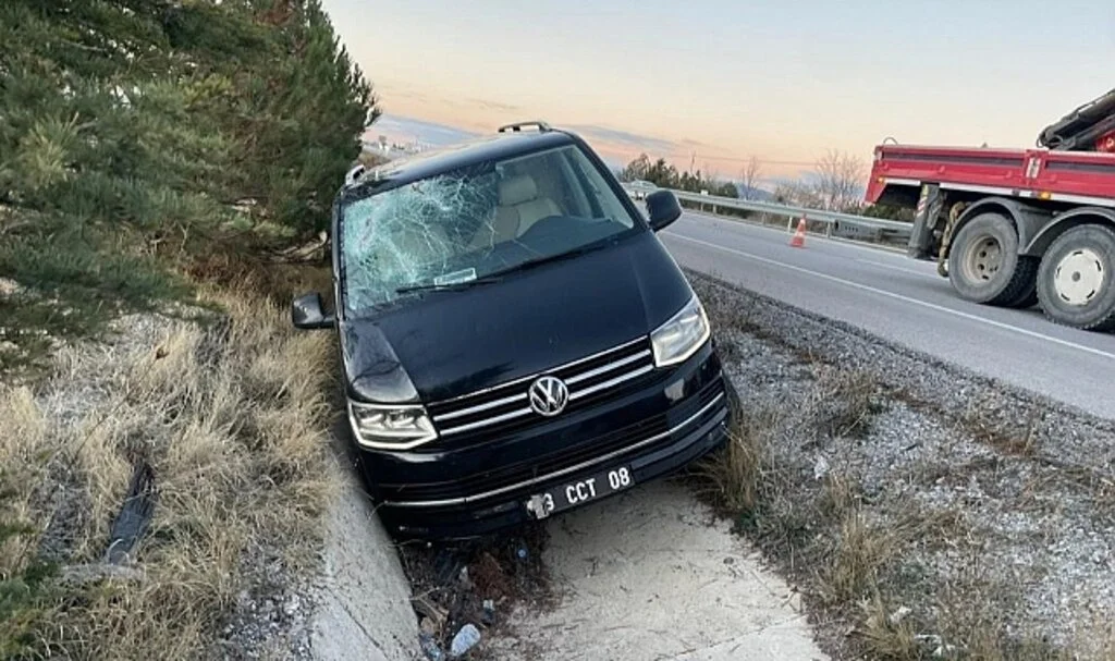 Nazilli Belediye Başkanı Afyonkarahisar’da Kaza Yaptı
