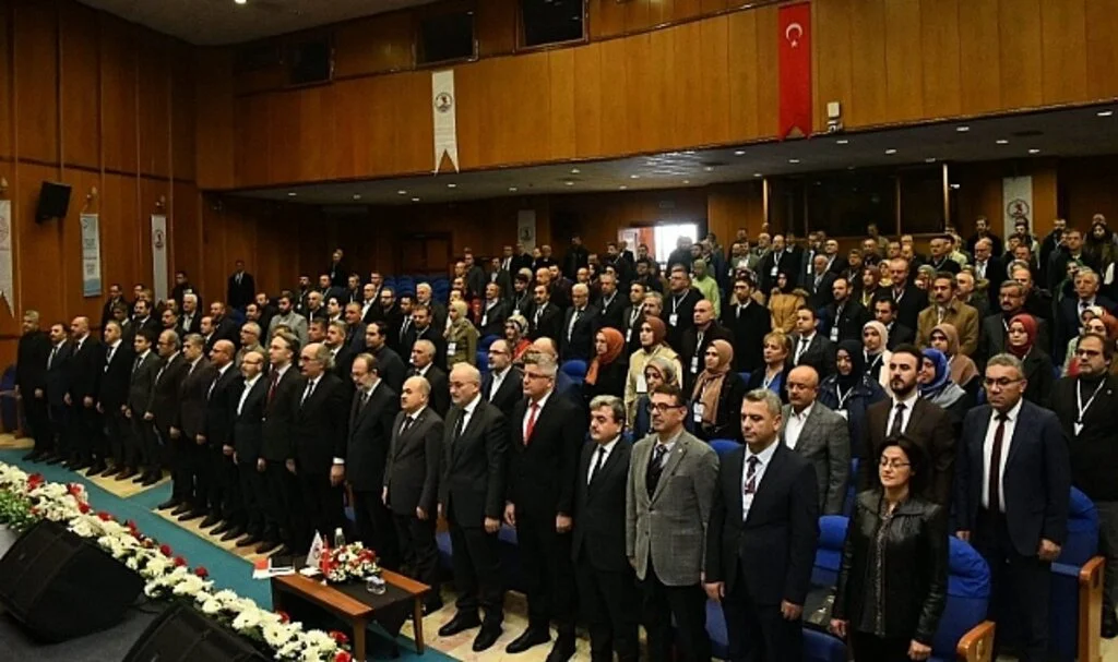 Nezir Gül; 'Gençlerimiz Kıskaç Altında'
