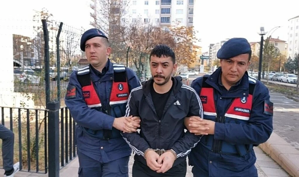Otobüste Yakalanan Cezaevi Firarisi: “Emmim Öldü, Cenazesine Katılmak İçin Kaçtım”