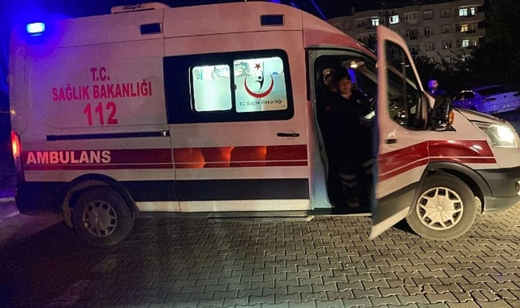 Otomobille motosiklet çarpıştı: 1 yaralı