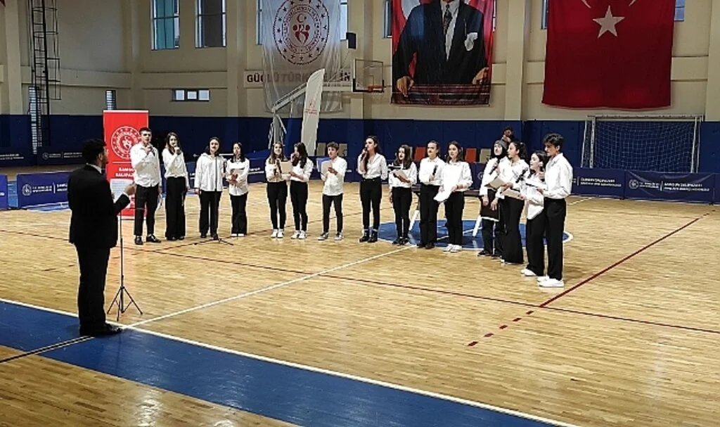 Salıpazarı'nda Türk sanat müziği konseri verildi
