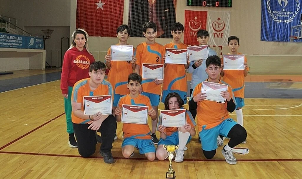 Şampiyon Avut Ortaokulu