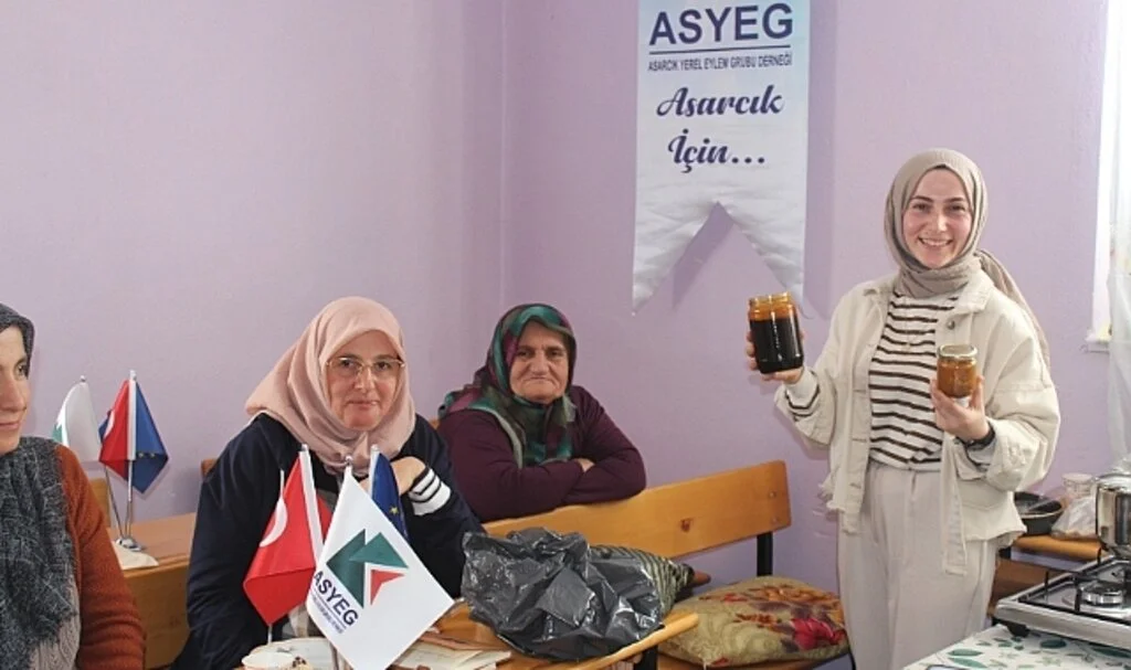 Samsun Asarcık'ta Kadınlara Pekmez Yapımı Öğretildi 