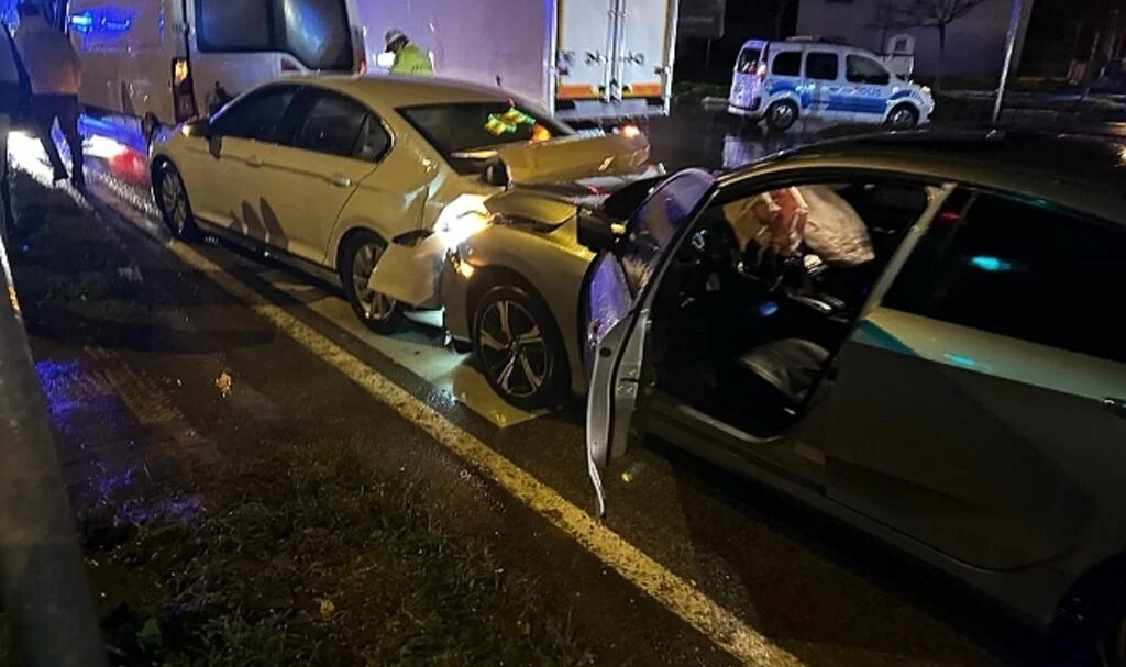 Samsun'da 2 Trafik Kazasında 6 Kişi Yaralandı