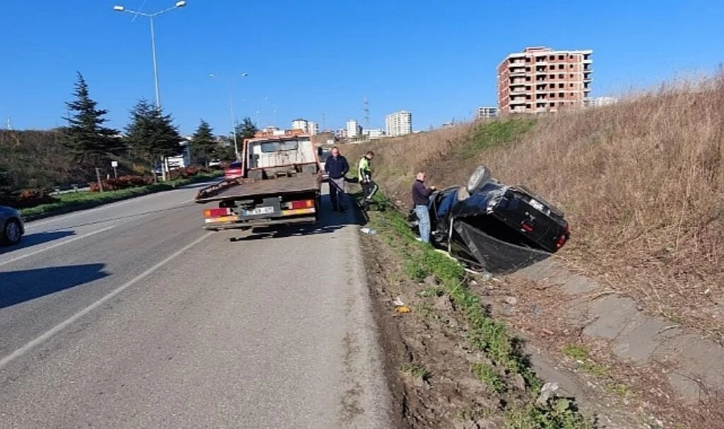 Samsun'da Aracıyla Su Kanalına Yuvarlanan Öğretmen Ölümden Döndü