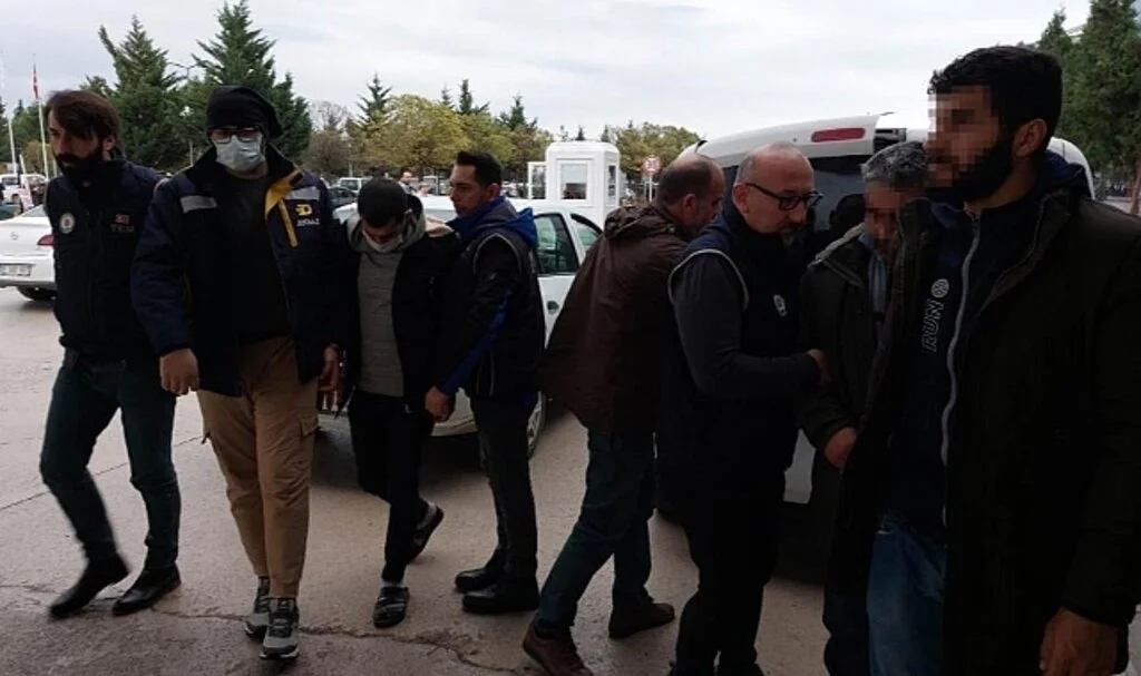 Samsun'da DEAŞ Operasyonunda Gözaltına Alınan 4 Yabancı Uyruklu Şahıs Adliyeye Sevk Edildi