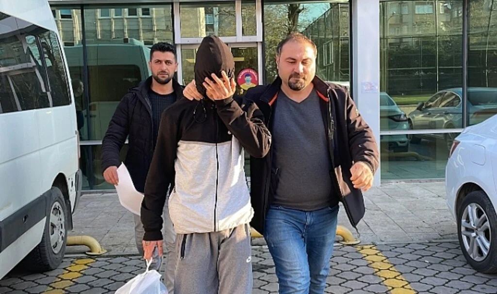 Samsun'da Gasp ve Bıçaklı Yaralama Olaylarına Karışan Zanlı Tutuklandı