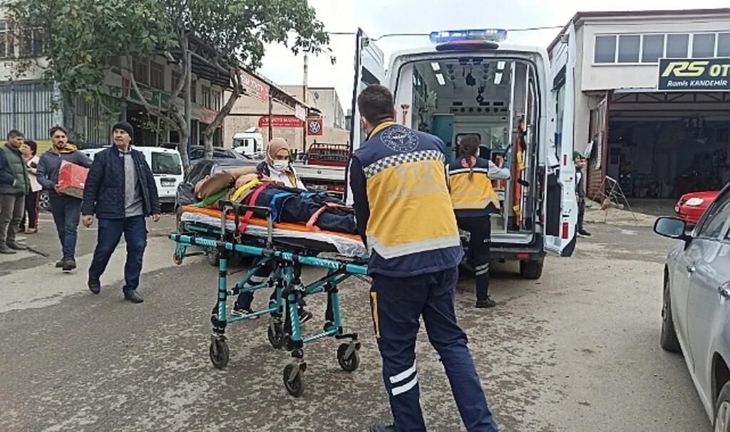 Samsun'da Hafif Ticari Araç İle Otomobil Çarpıştı: 1 Yaralı