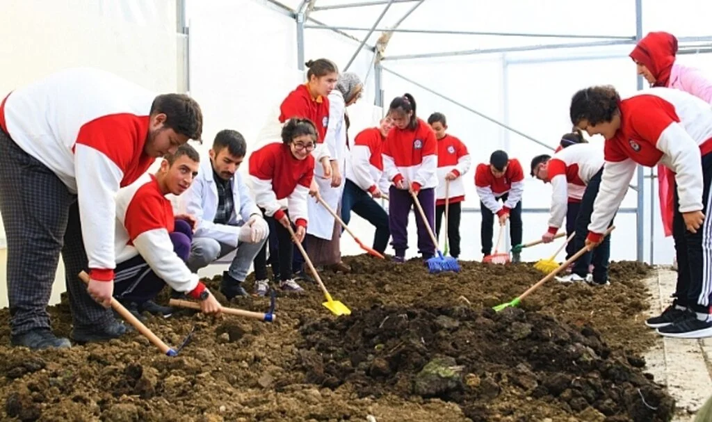Samsun'da Okul Serasında Kışlık Sebze