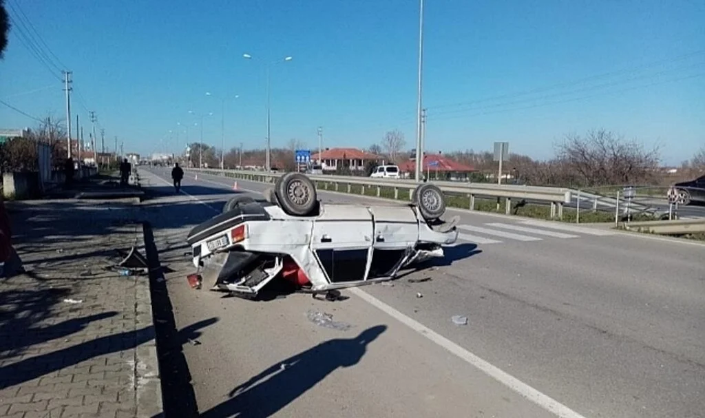 Samsun'da Otomobil Takla Attı: 2 Yaralı