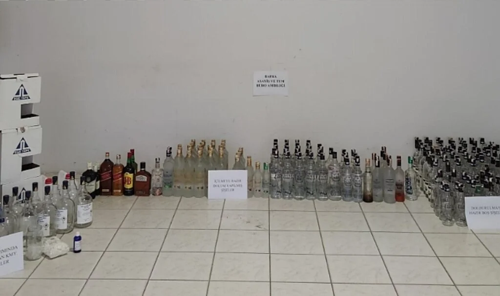 Samsun'da Sahte İçki Operasyonunda 2 Zanlı Yakalandı