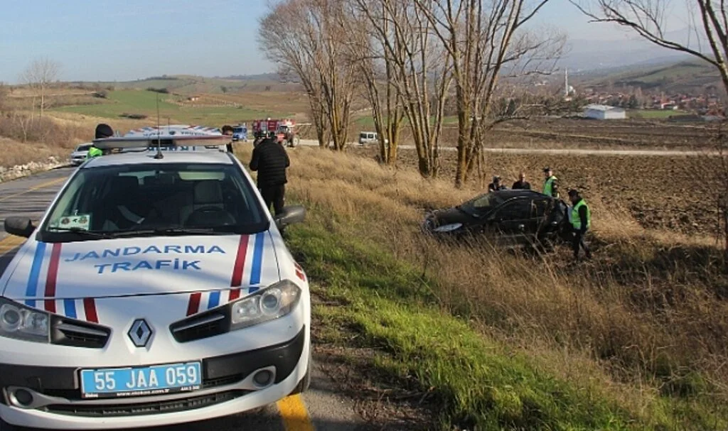 Samsun'da Şarampole Devrilen Araçtaki 1 Kişi Yaralandı