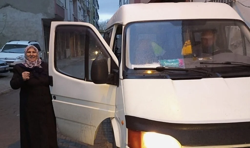 Samsun'da Yerini Unuttukları Minibüsü Polis Buldu